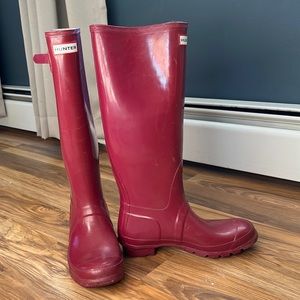 Women’s tall Hunter rain boots
